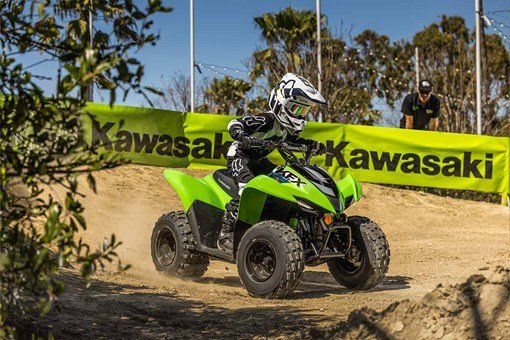 2025 Kawasaki KFX® 90 BATTLE GRAY image 8
